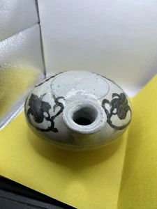 Joseon Dynasty Flatted bottle with design of clematis japonicas, Punchong Ware - Picture 1 of 7