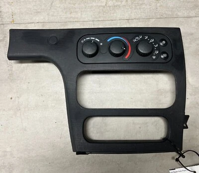4698198AC Dodge Intrepid 98-04 Control de clima de temperatura de calor con bisel OEM 157 2D7 B2 Foto 1 de 3
