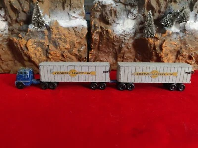 Lesney Matchbox Major Pack No 9 Hendrickson Tractor Inter-State Double Freighter - Image 1 of 4