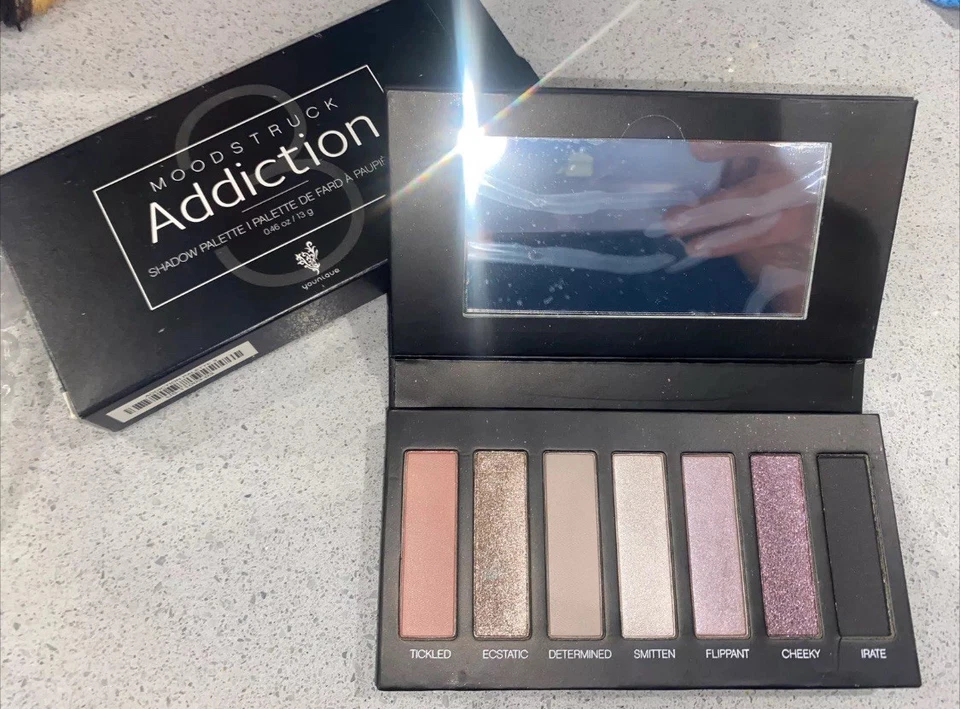 💜Younique Moodstruck Addiction Shadow Palette 3 💜 - Image 1 of 1