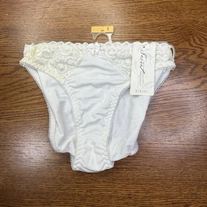 NEW Secret treasures Size 6 Bikini Panties Lace 2901753 u4707w Lycra - Picture 1 of 5