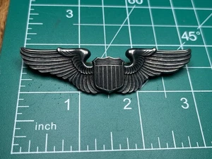 Alas de piloto del Cuerpo Aéreo del Ejército de los Estados Unidos de la Segunda Guerra Mundial Pinback Sterling - Imagen 1 de 3