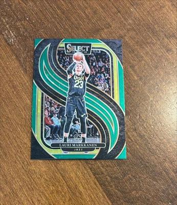 Lauri Markkanen 2024-25 Select Premier Green Star Prizm #136 Arizona Jazz Bulls Foto 1 de 2