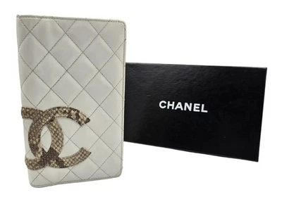 Cartera Larga Chanel Piel de Becerro Blanca Pitón Acolchada Cambon Foto 1 de 4