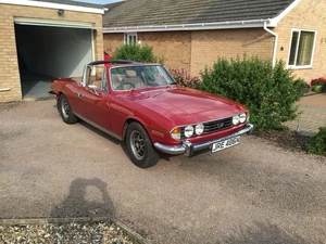 Triumph Stag - Picture 1 of 10