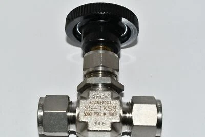 NEW Swagelok SS-1KS8 Integral Bonnet Needle Valve, 0.73 Cv, 1/2 in. SS Tube Fitt - Image 1 of 4