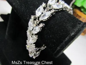White Sapphire Double Leaf Link Tennis Bracelet ** New & Includes a Gift Box ** - Picture 1 of 10