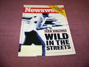 Newsweek Magazine 1993 "Teen Violence" / "Suicide In Washington Vincent Foster" - Bild 1 von 4