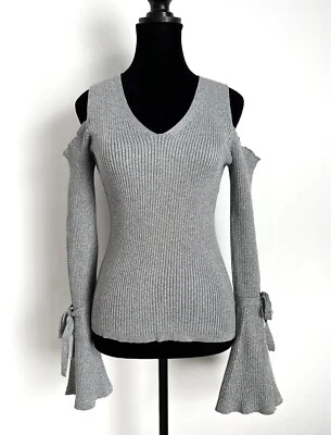 I.N.C. Suéter plateado International Concepts para mujer talla M hombro frío cuello en V Foto 1 de 4