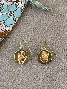 LES NEREIDES Hand Heart Gold Plated Brass Hoop Earrings, New - Picture 1 of 5