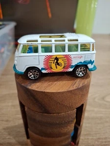 Matchbox 1998 VW Transporter Camper Van Volkswagen Vintage Die Cast - Picture 1 of 6