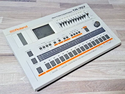 Roland TR-707 Rhythm Composer - Batería de colección (octubre 1986) Foto 1 de 4