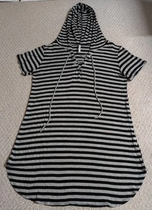 Active USA Damen Large grau & schwarz gestreift Viskose Mischung Kurzarm Kapuze Kleid24 - Bild 1 von 9