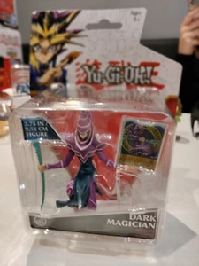 YU-GI-OH figures Dark Magician 3.75 " New And Sealed - Picture 1 of 2