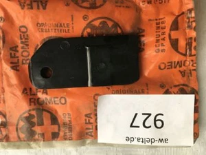 Alfa Romeo Kunststoffunterlage   [927] - Bild 1 von 3