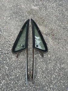 1973-80 Chevy/GMC C/K Truck Jimmy/Blazer/Suburban Vent/Wing Windows Glass Pair - Picture 1 of 19