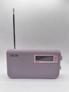 Radio digital portátil SONY DAB/FM XDR-S55DAB probada y funcionando rosa (poco común) - Imagen 1 de 8