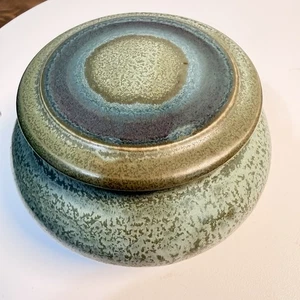 Judaica Studio Kunstkeramik Deckeldose blaue Glasur Chai jüdisches Symbol signiert AD - Bild 1 von 9