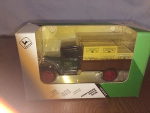 Ertl 1931 Hawkeye Crate Delivery Truck Bank John Deere 1/34 - Picture 1 of 5