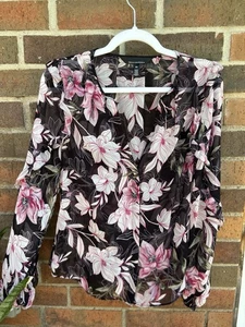 White House Black Market transparentes Chiffon Blumen Knopfleiste Top Bluse Rüschenärmel - Bild 1 von 7
