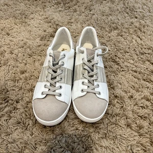 Sam Edelman Women's Marquette Casual Sneakers White/Grey Size Women 8.5 EUC - Picture 1 of 7