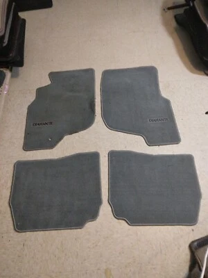 Б/у оригинальные серые напольные коврики Mitsubishi Diamante/VRX передние задние 1997-04 (4 шт.) - Изображение 1 из 4