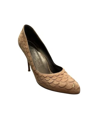 BOMBAS DE TACÓN DE AGUJA DE BRONCE FESTONEADO GAMUZA SALVATORE FERRAGAMO DE COLECCIÓN 8,5 Foto 1 de 4