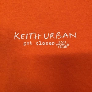 Keith Urban Get Closer 2011 World Tour Crew T-shirt Mens XL Orange NEW W/O Tags - Picture 1 of 7