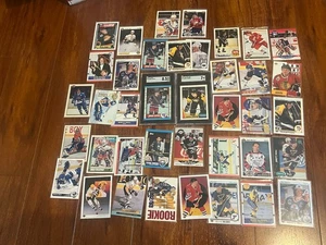 Lote de 40 cartas de hockey graduadas 1987 O Pee Chee Mario Lemieux 1989 Brian Leetch 8,5 - Imagen 1 de 8