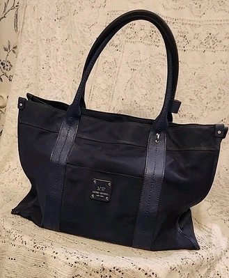 Bolso de Mano Henry Bendel Azul Marino Nylon con Borde de Cuero Grande Bolsillos con Cremallera LEER Foto 1 de 4