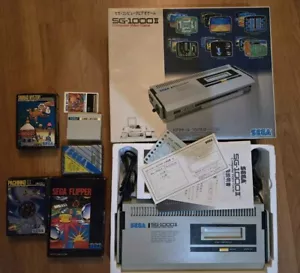 Consola SEGA SG-1000 II, 3 Juegos, Incluye SEGA Flipper, H.E.R.O, Portatarjetas Sega - Imagen 1 de 11