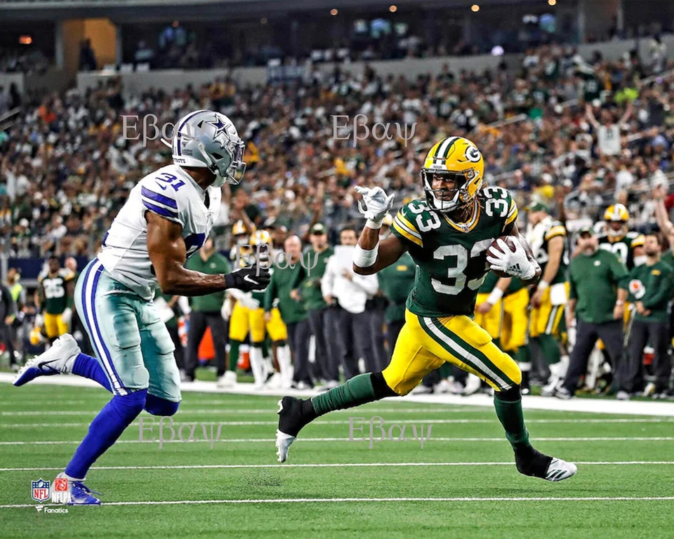 Aaron Jones Green Bay Packers Running for Touchdown 8X10 Photo Reprint - Image 1 of 1
