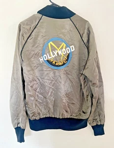 Chaqueta bombardero satinada vintage de los años 80 East West Enterprises Hollywood California M - Imagen 1 de 6
