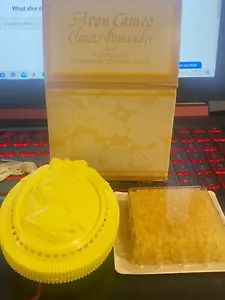 VINTAGE Avon NOS Cameo Closet Pomander with potpourri fragranced wax chips NIB - Picture 1 of 1