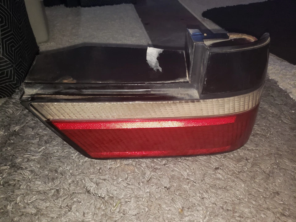 88 89 90 JUEGO DE LUCES TRASERAS FORD ESCORT IZQUIERDA DERECHA 3 puertas HTBK LIMPIO OEM AA32 Foto 1 de 4