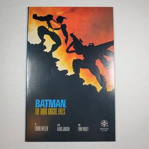 DC Comics Batman The Dark Knight Returns #4 VF Key 1st Print Batman vs Superman - Picture 1 of 8