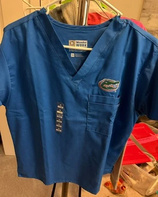 Florida Gators College Scrubs Unisex TOP -Brand New- FREE SHIPPING!! - Image 1 of 3