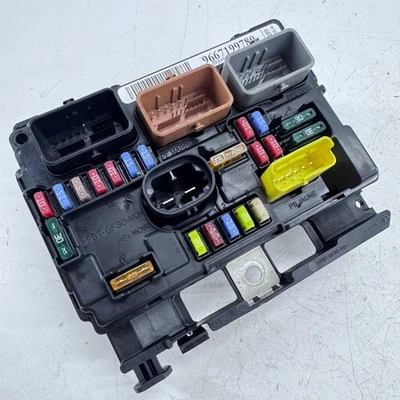 PEUGEOT 207 SW FUSE BOX 9667199780 BSM POWER BOARD 1.6 HDI 9HP 09-14 - Image 1 of 4