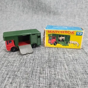 Matchbox Lesney No 17 Horse Truck in Original Box -Vintage-Missing horses - Picture 1 of 19