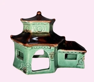 Pagoda de cerámica vintage acuario verde y marrón decoración del hogar de inspiración asiática - Imagen 1 de 8