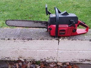Vintage Jonsered 630 Super Chainsaw 60cc 18" Bar Swedish Pro Petrol Runs Perfect - Picture 1 of 12