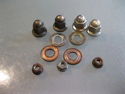 Pernos de culata de motor de motocicleta Suzuki GN250 1988 Foto 1 de 2