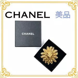 CHANEL Gold Plated CC Logos Lion Rhinestone Vintage Pin Brooch - Picture 1 of 10