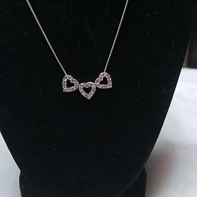 Colar com 3 pingentes de coração New York & Company - Imagem 1 de 3