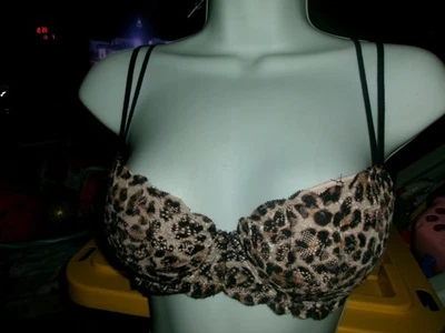 Victoria’s Secret Date Pushup Bra Size 32D - Image 1 of 4