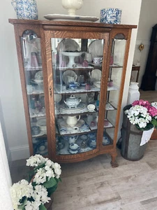 Antique Claw Foot Tiger Oak China Display Cabinet with curved and bevel glass - Picture 1 of 5