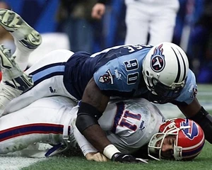 Jevon Kearse Sacks Rob Johnson Tennessee Titans 8x10 NFL Football Photo - Picture 1 of 1