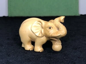 Vintage Carved Wooden Asian Elephant Netsuke Sculpture Figure, Signed 1-3/4” - Picture 1 of 8