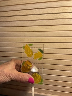 Flores amarillas claras nocturnas de vidrio fundido hechas a mano  Foto 1 de 4