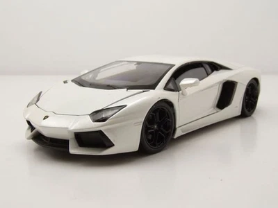 Lamborghini Aventador LP700-4 2011 Bianco Modellino 1:24 Welly - Immagine 1 di 4